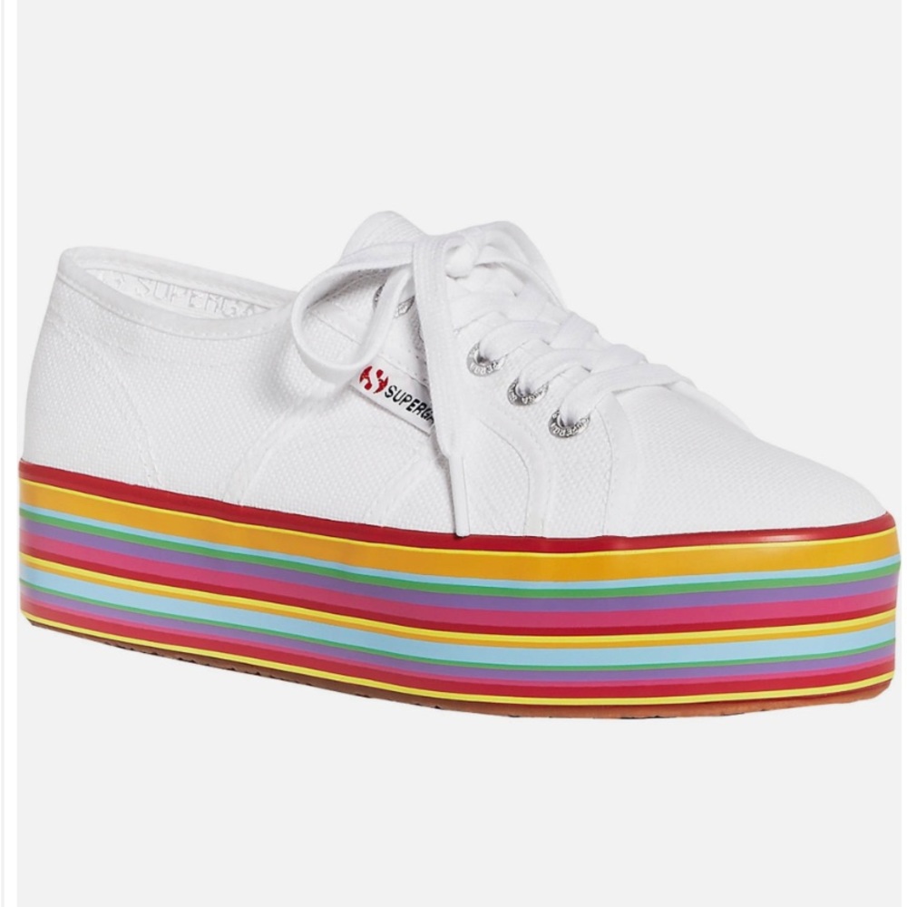 BRAND NEW!!! NEVER WORN STILL WITH TAGS